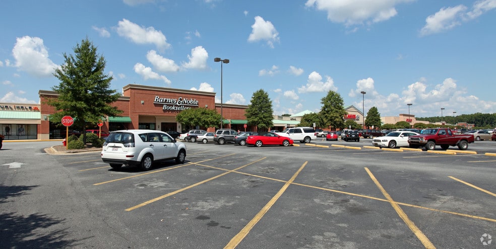 3040 S Evans St, Greenville, NC for lease - Building Photo - Image 3 of 7