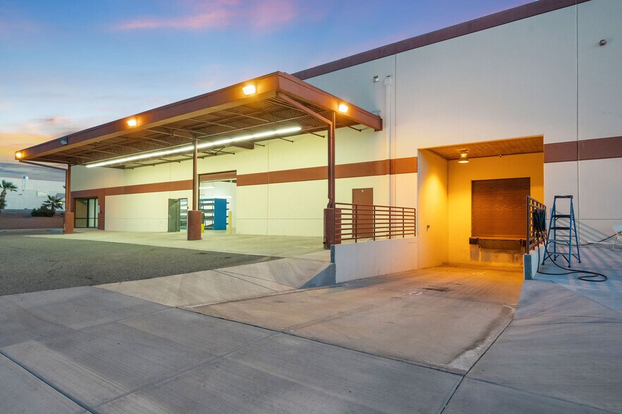 1105 Aviation Dr, Lake Havasu City, AZ à louer - Photo du bâtiment - Image 3 de 31