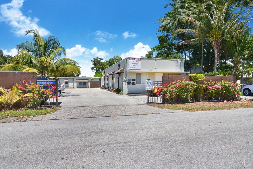 2331 Hayes St, Hollywood, FL for sale - Building Photo - Image 2 of 16