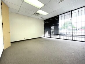 9207 Emmott Rd, Houston, TX for lease Interior Photo- Image 2 of 13