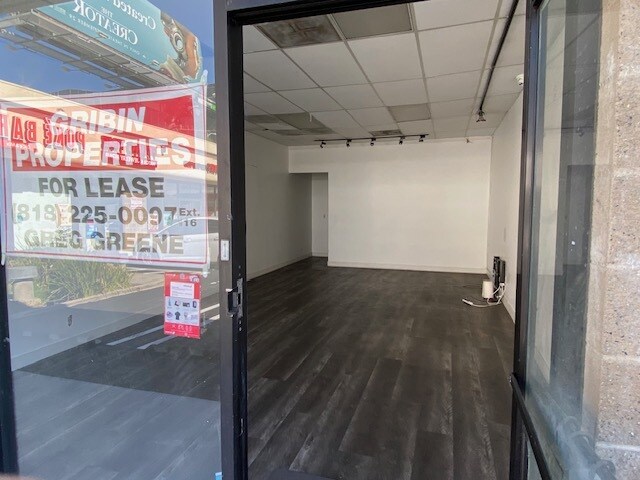 16060 Ventura Blvd, Encino, CA à louer - Photo du bâtiment - Image 2 de 17