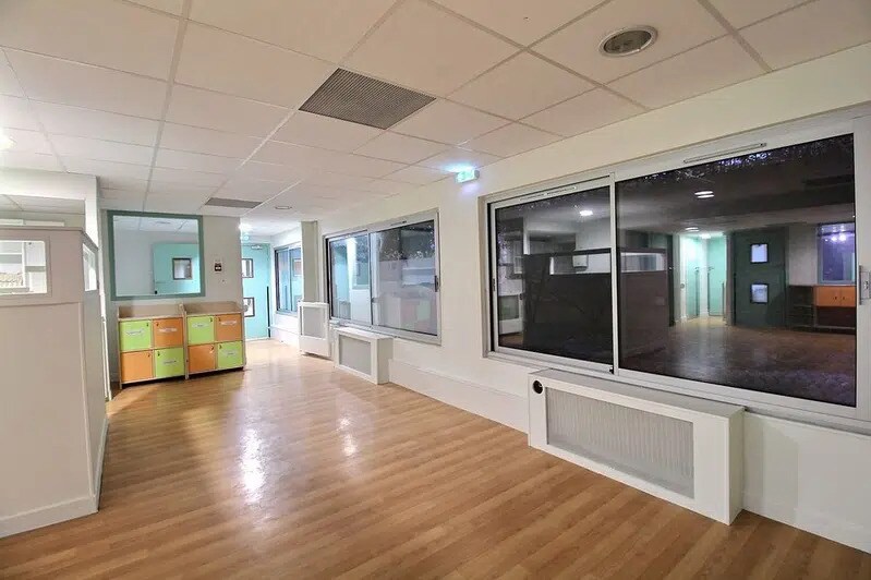 Bureau dans Paris à louer - Photo du bâtiment - Image 2 de 5