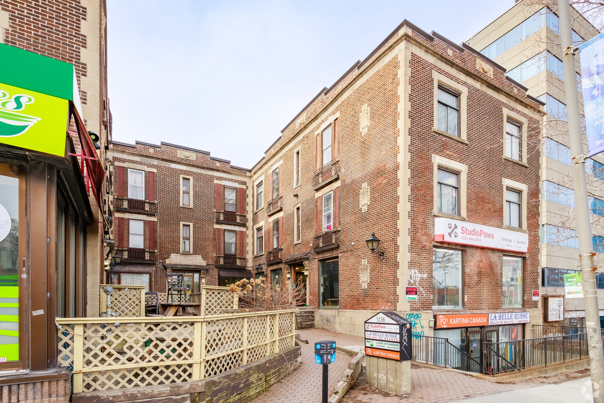 5136 Boul Décarie, Montréal, QC for sale Primary Photo- Image 1 of 6