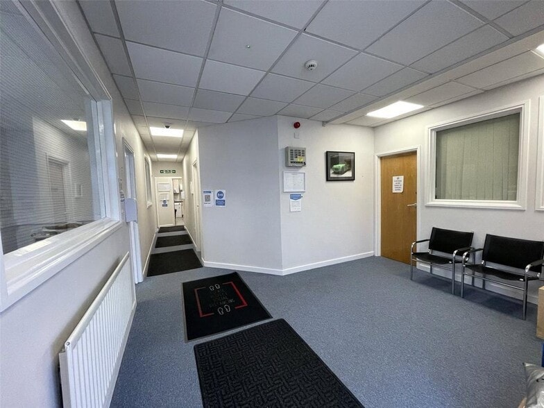 12 Tallon Rd, Brentwood for lease - Building Photo - Image 3 of 16