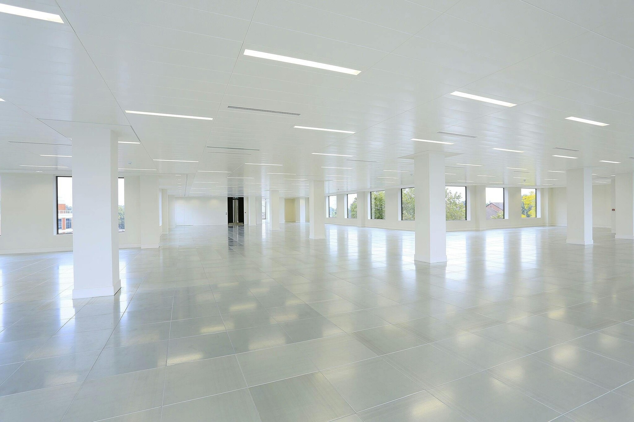 20 Kingston Rd, Staines for lease Interior Photo- Image 1 of 16