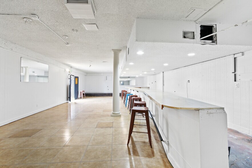 1902 S Standard Ave, Santa Ana, CA à vendre - Photo du bâtiment - Image 3 de 8
