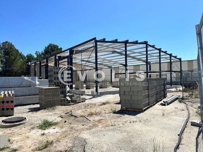 Flex in Cestas for lease - Building Photo - Image 2 of 10