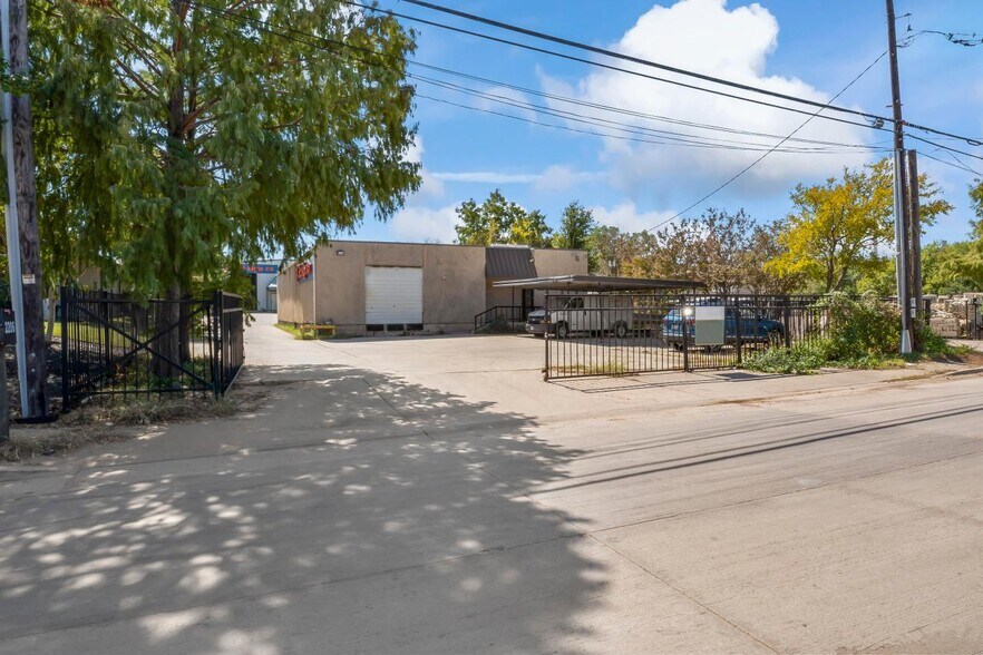 2204 Joe Field Rd, Dallas, TX à vendre - Photo du bâtiment - Image 3 de 19