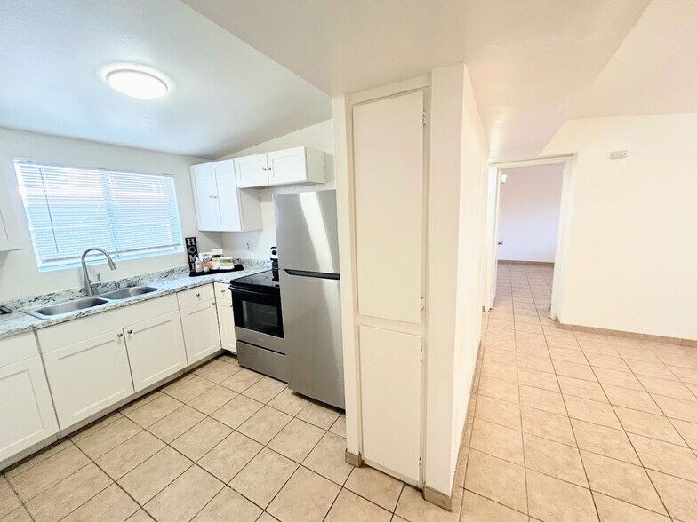 1710 S Jefferson Ave, Tucson, AZ à vendre - Photo intérieure - Image 3 de 18