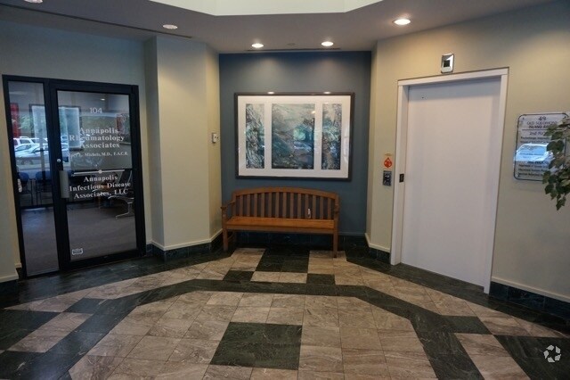 49 Old Solomons Island Rd, Annapolis, MD à louer - Photo intérieure - Image 2 de 5