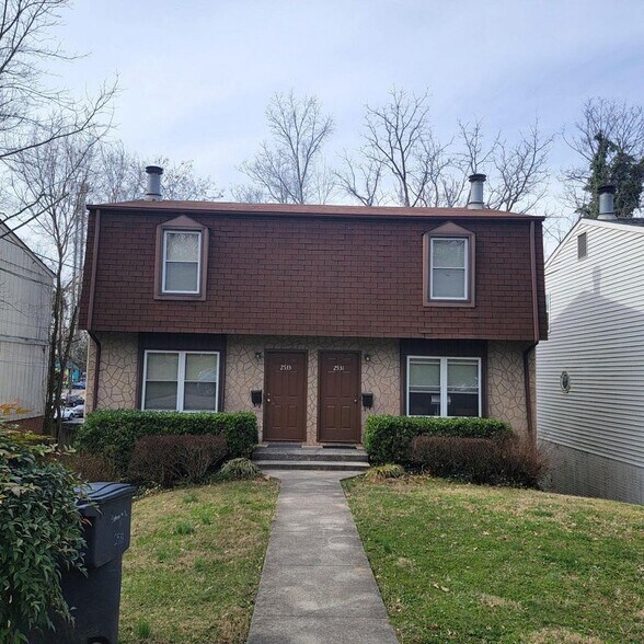 2533 Stephenson Ave SW, Roanoke, VA à vendre - Photo principale - Image 1 de 1