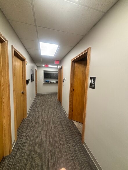 737 W Green Meadows Dr, Greenfield, IN for lease - Interior Photo - Image 2 of 14