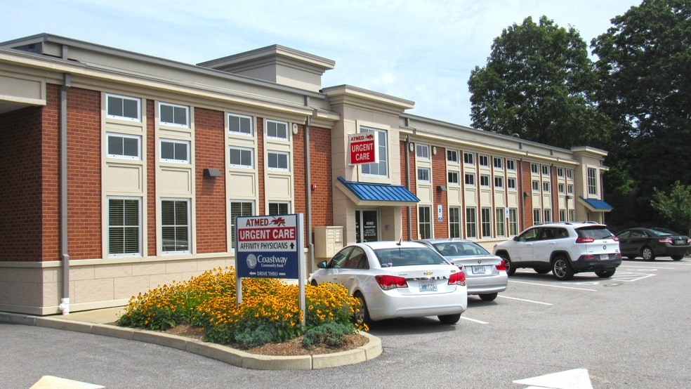 5750 Post Rd, East Greenwich, RI à louer - Photo du bâtiment - Image 3 de 19