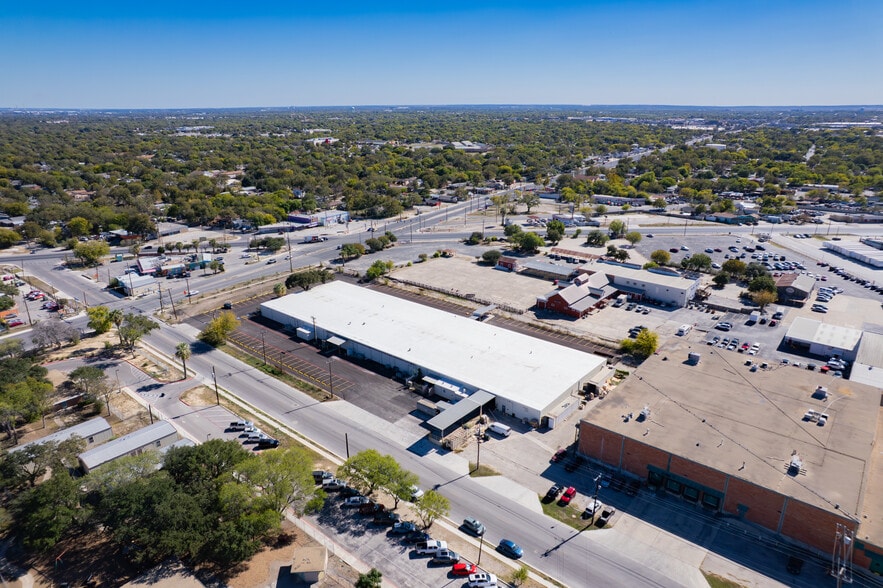 5101 S Zarzamora St, San Antonio, TX for lease - Building Photo - Image 2 of 23