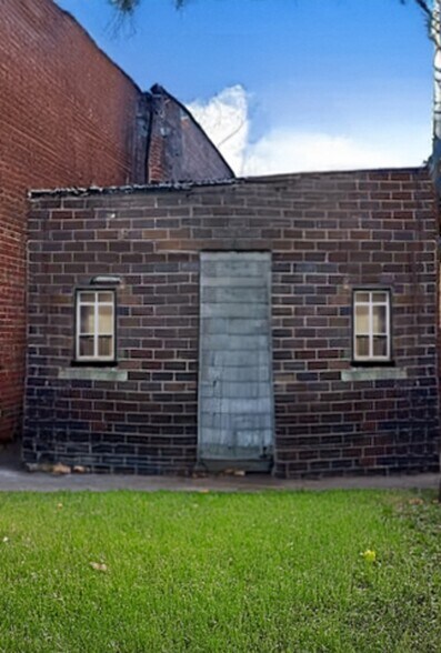 105 W Olive St, Bridgeport, IL à vendre - Photo du bâtiment - Image 2 de 2