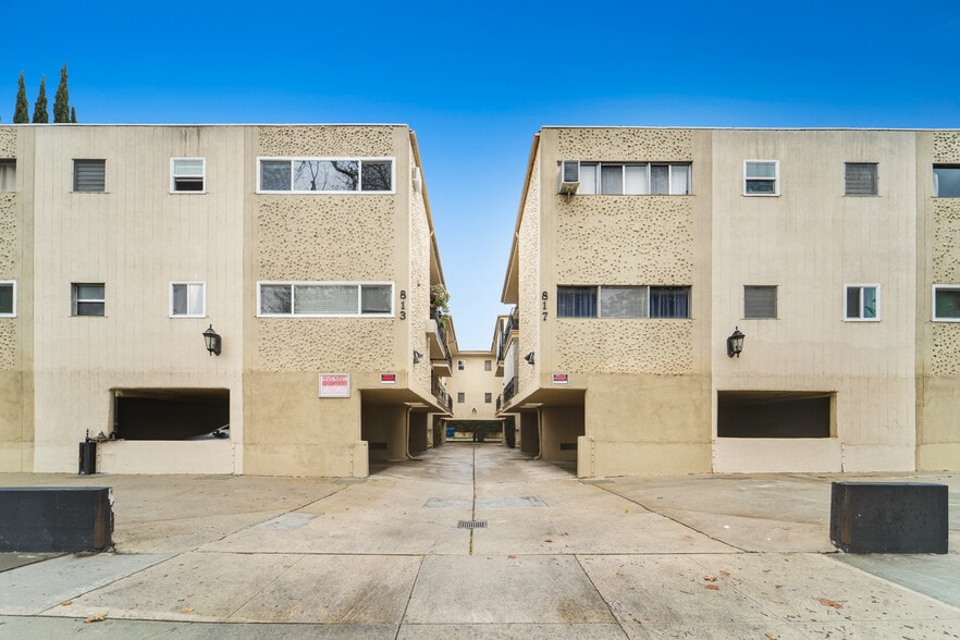 813-817 Westbourne Dr, West Hollywood, CA for sale - Building Photo - Image 2 of 9