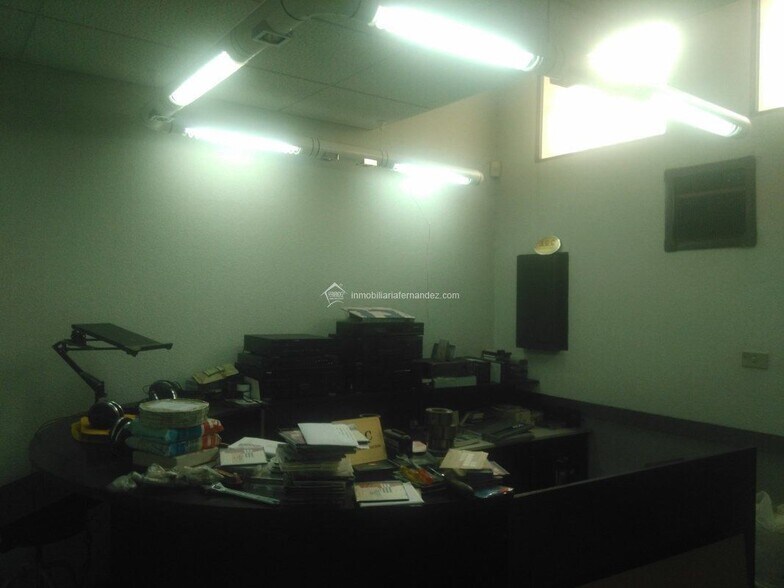 Commerce de détail dans Cáceres, Cáceres à louer - Photo du bâtiment - Image 2 de 10