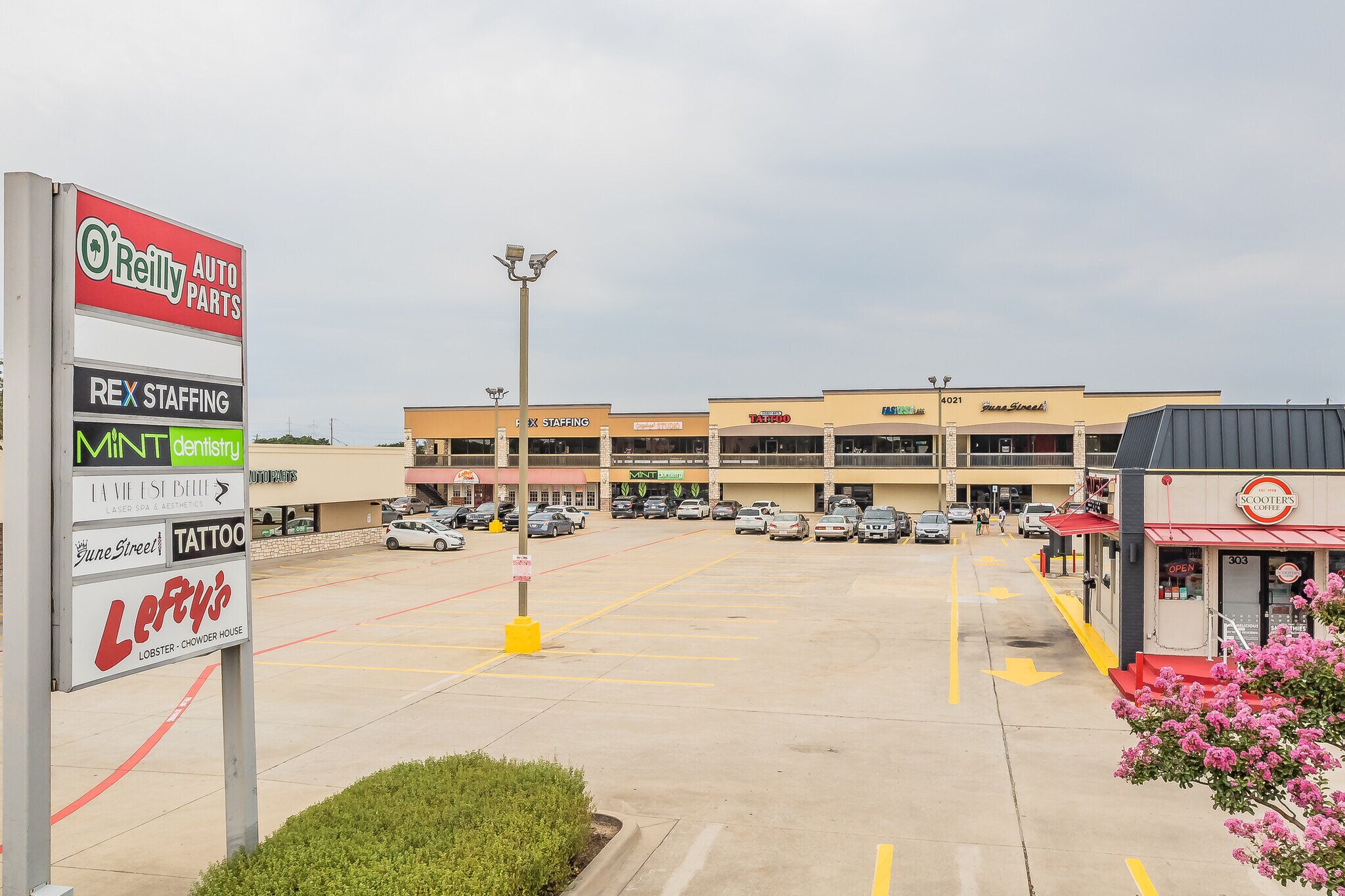 4021 Belt Line Rd, Addison, TX for lease Building Photo- Image 1 of 10