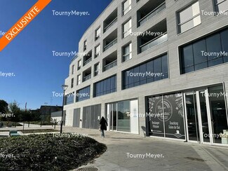 Plus de détails pour Multi-résidentiel à vendre