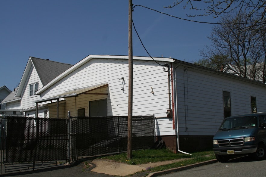 29 Summit Ave, Clifton, NJ à vendre - Photo du bâtiment - Image 2 de 2