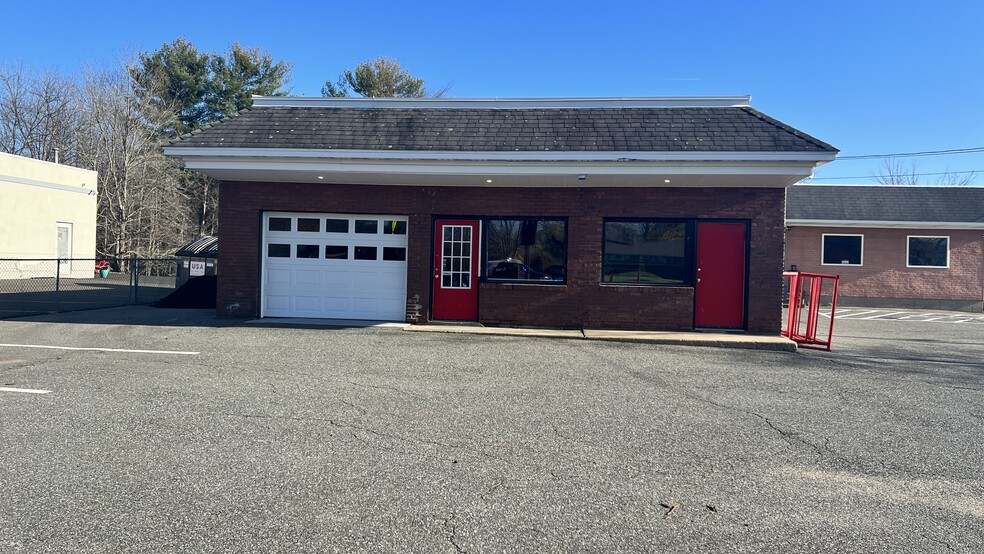 52 W State St, Granby, MA à vendre - Photo du bâtiment - Image 1 de 1