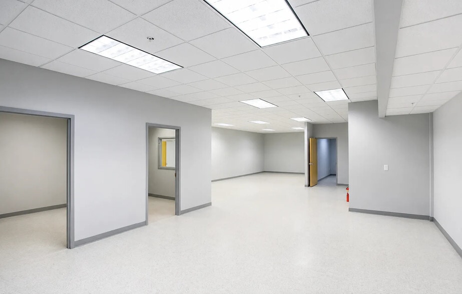 248 Mill Rd, Chelmsford, MA for lease - Interior Photo - Image 3 of 3