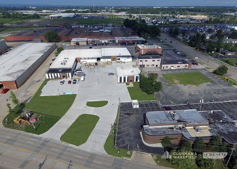 5020-5040 Richmond Rd, Bedford Heights, OH à louer - Photo du bâtiment - Image 3 de 4