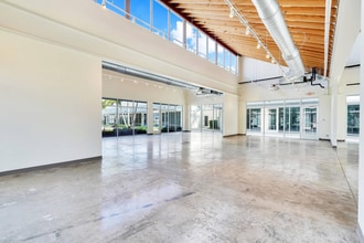 501 Palm St, West Palm Beach, FL for lease Interior Photo- Image 1 of 3