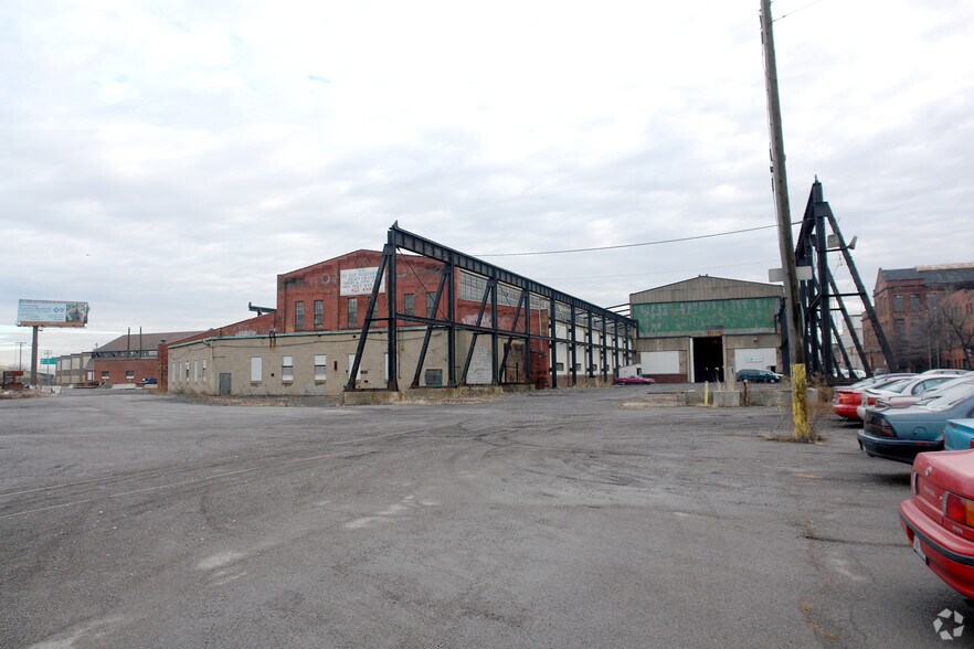 25 Roberts Ave, Buffalo, NY à louer - Photo du bâtiment - Image 3 de 4