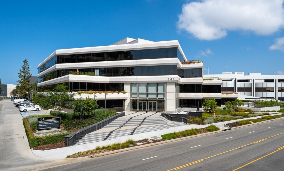841 Apollo St, El Segundo, CA à louer - Photo du bâtiment - Image 3 de 3