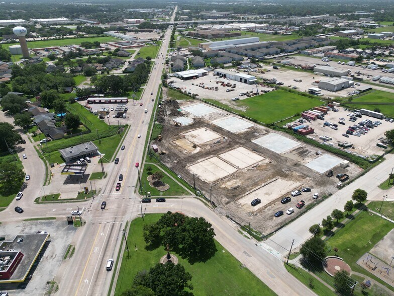 3386 Red Bluff Rd., Pasadena, TX à louer - Photo du bâtiment - Image 3 de 4