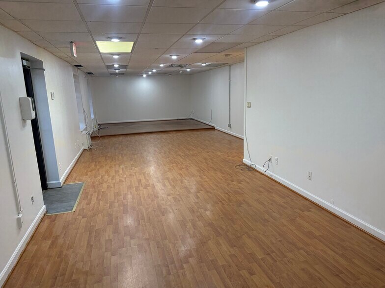 7631 Fullerton Rd, Springfield, VA à louer - Photo du bâtiment - Image 3 de 42