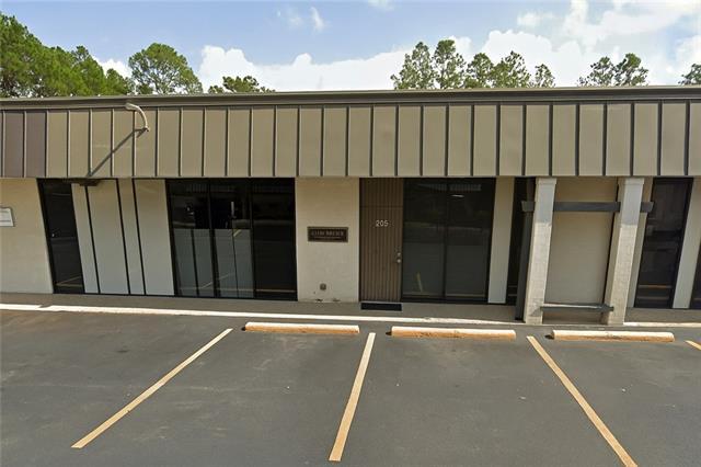 208 Highland Park Plz, Covington, LA for lease Building Photo- Image 1 of 4