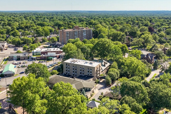 Plus de détails pour 39 N Portage Path, Akron, OH - Spécialité aux enchères
