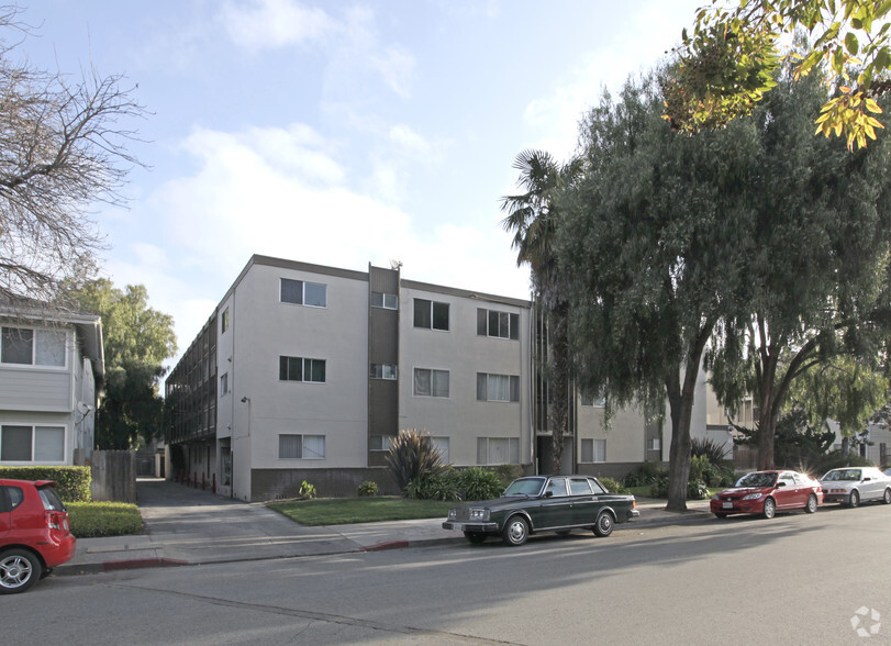 245 E Okeefe St, East Palo Alto, CA for sale - Primary Photo - Image 1 of 4