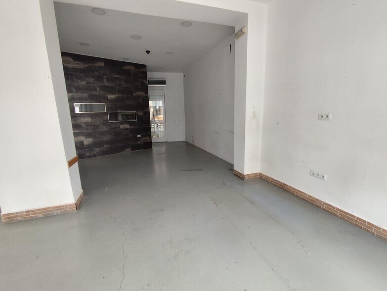 Commerce de détail dans Córdoba, Córdoba à louer - Photo du bâtiment - Image 2 de 10