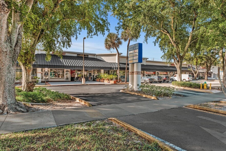 7204-7292 W Oakland Park Blvd, Lauderhill, FL for lease - Building Photo - Image 2 of 10