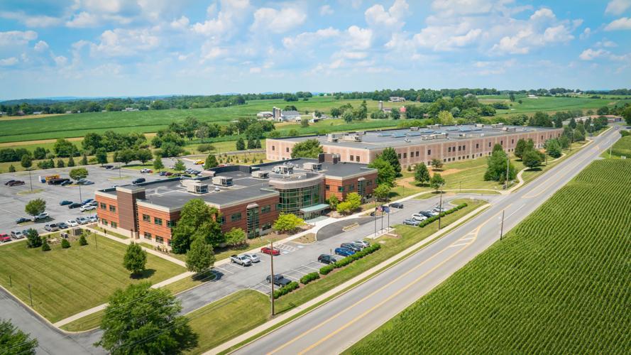 850 Greenfield Rd, Lancaster, PA à louer - Photo du bâtiment - Image 3 de 17