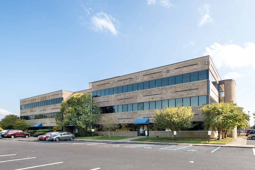 4452 Corporation Ln, Virginia Beach, VA for lease - Building Photo - Image 1 of 9