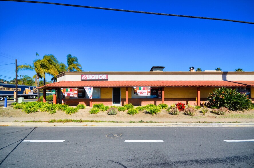 1450 W Mission Rd, San Marcos, CA à louer - Photo du bâtiment - Image 3 de 10