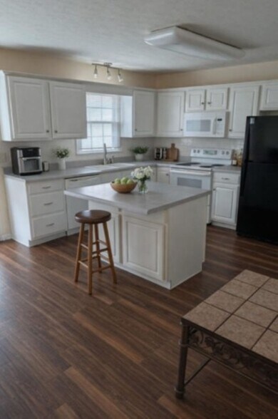 736 Wyndhurst Dr, Lynchburg, VA à vendre - Photo intérieure - Image 3 de 3