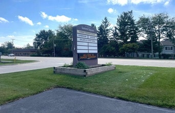 611 E Main St, East Dundee, IL for lease Building Photo- Image 2 of 5
