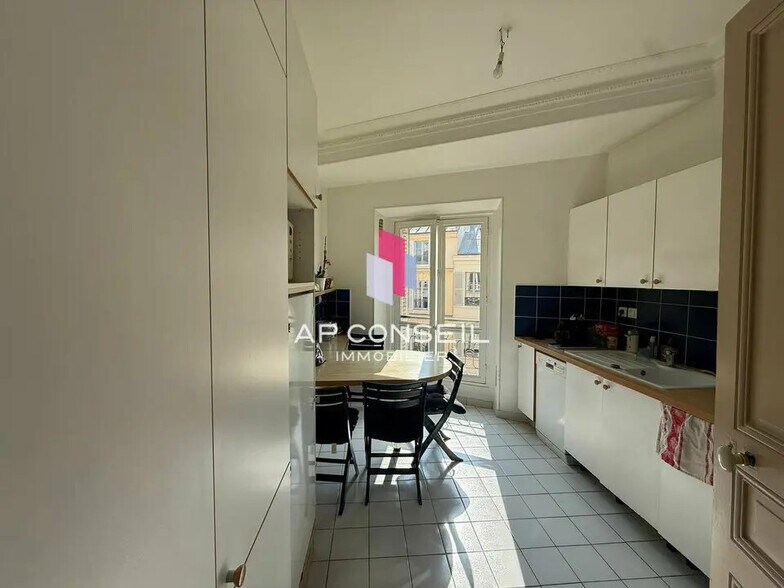 Office in Versailles for lease - Interior Photo - Image 3 of 6