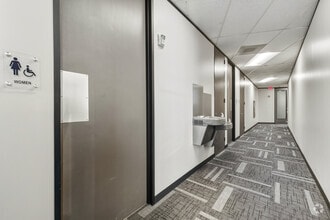3200 Wilcrest Dr, Houston, TX for lease Interior Photo- Image 2 of 3