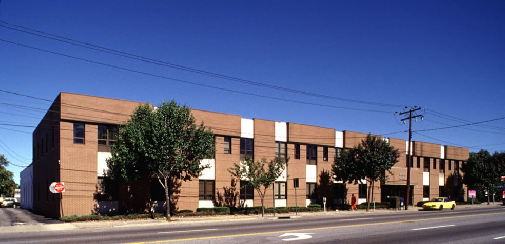 22 Jericho Tpke, Mineola, NY for lease - Building Photo - Image 3 of 13