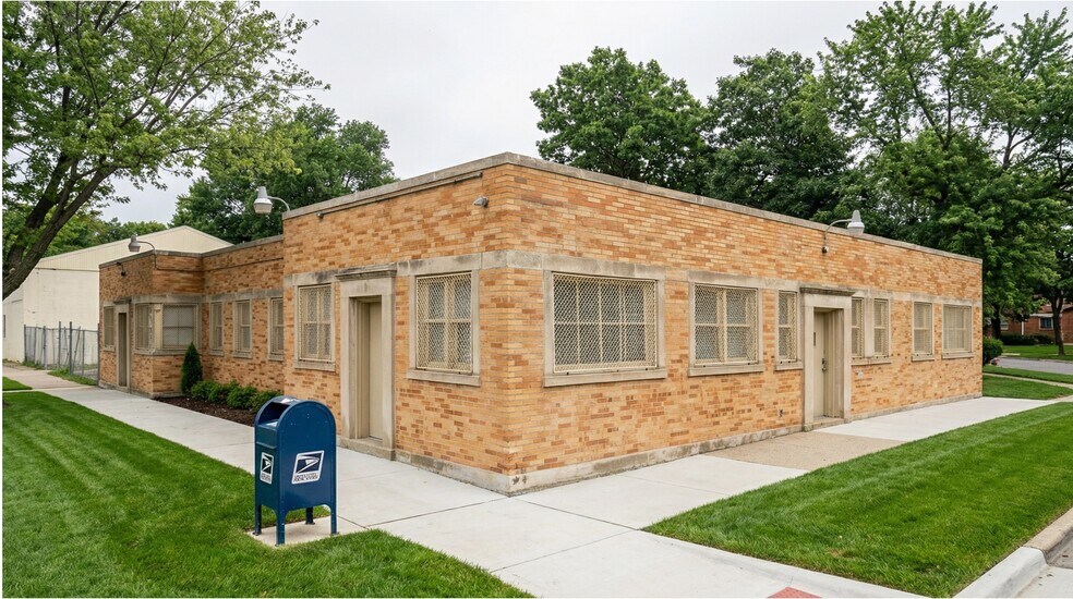 16210 James Couzens Fwy, Detroit, MI à vendre - Photo du bâtiment - Image 2 de 4