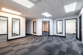 1280 Rue Nobel, Boucherville, QC à louer Photo intérieure- Image 2 de 6