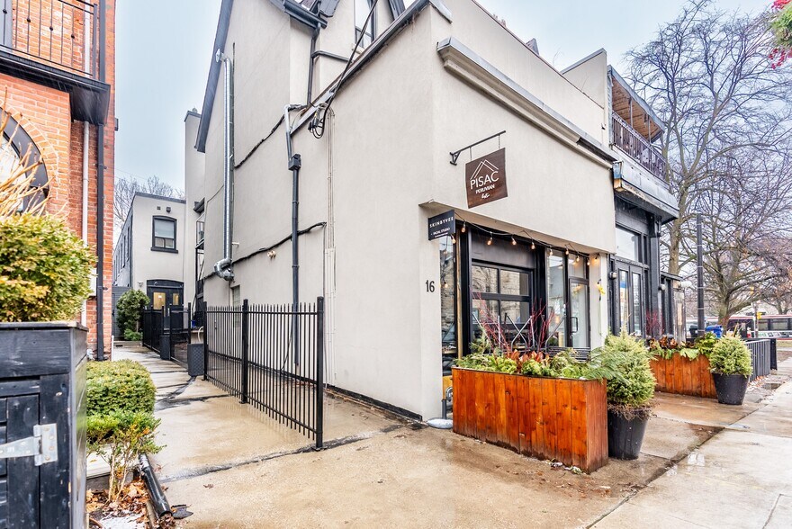 18 Dupont St, Toronto, ON à louer - Photo du bâtiment - Image 2 de 2