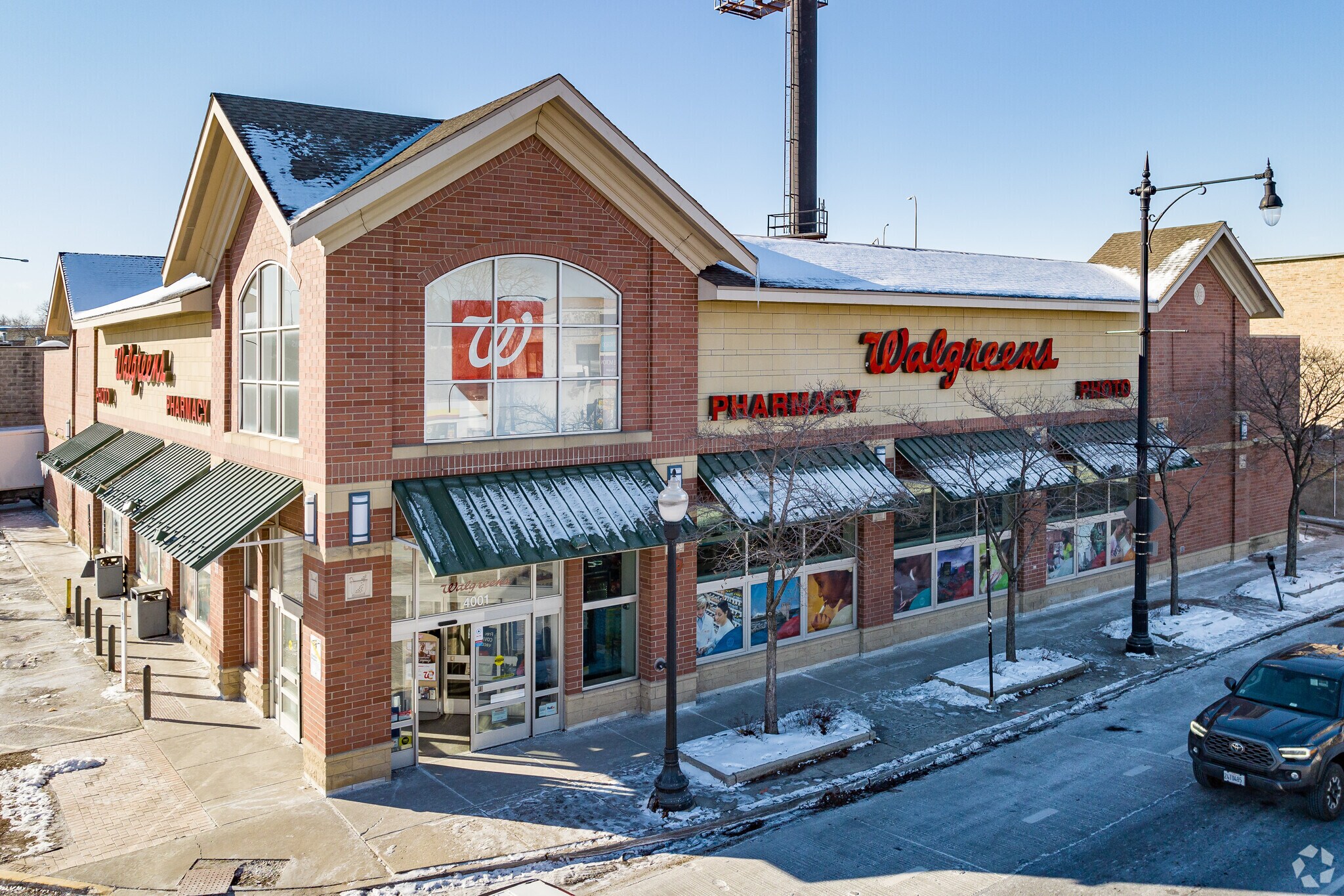 4001 W Irving Park Rd, Chicago, IL à vendre Photo principale- Image 1 de 1