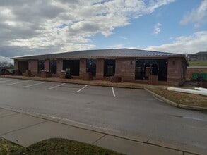 55 MedPark Dr, Somerset, KY for lease Building Photo- Image 2 of 4